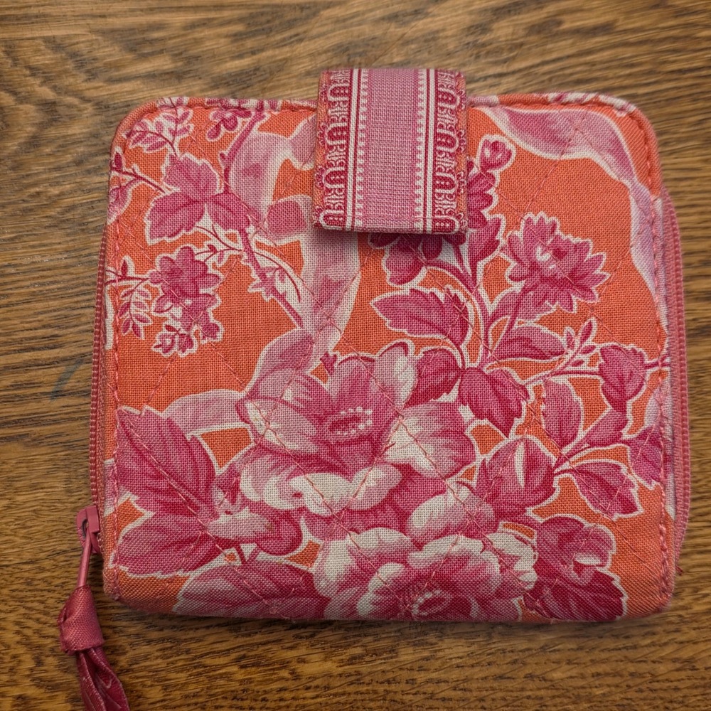 Vera Bradley Cards &Cuties Compact Wallet Hope Toile Pink Floral Retired Pattern